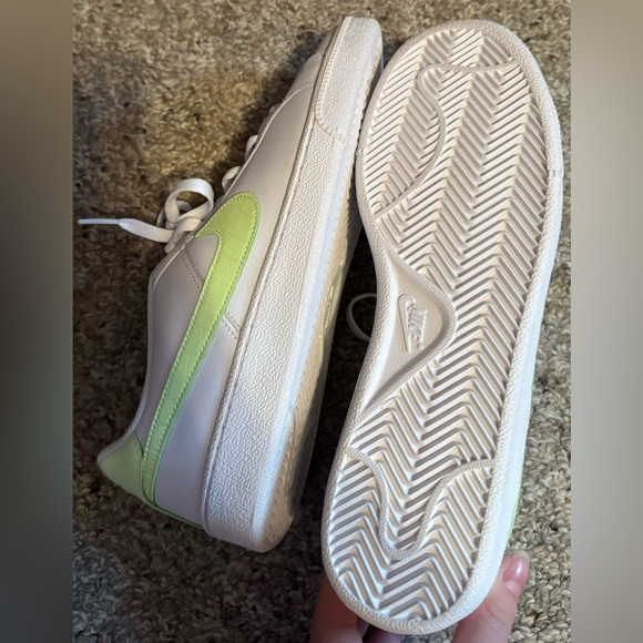 New Nike Women’s Court Royale Trainers White Volt Leather - Picture 7 of 7